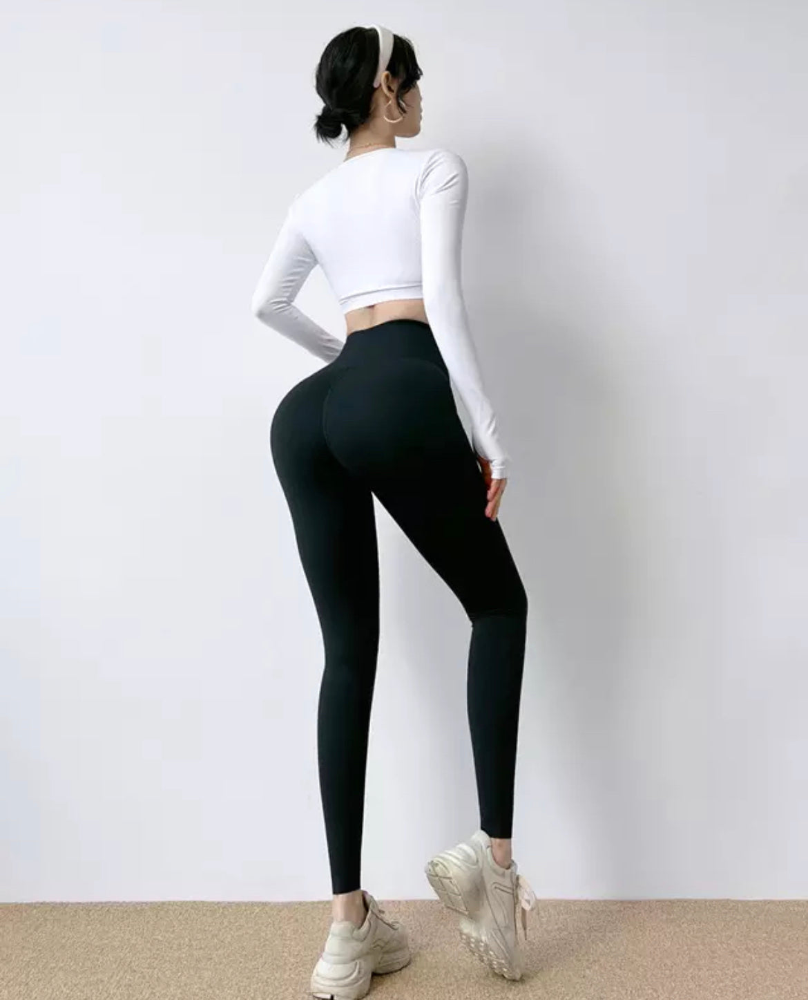 V SHAPE HIGH WAIST WORKOUT LEGGINGS